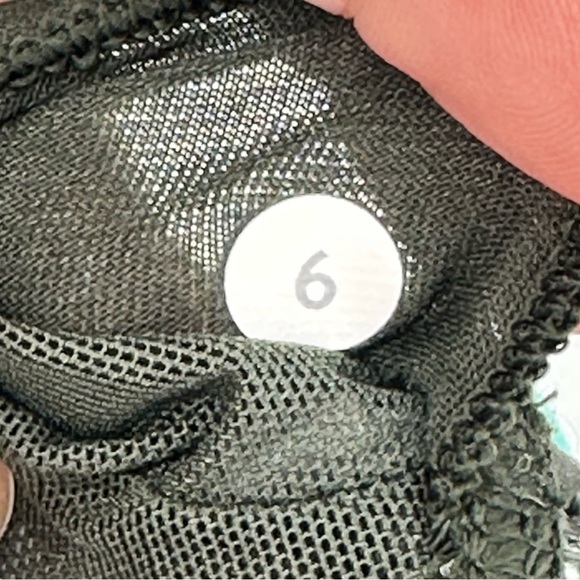 Lululemon Roll Out Tank Gator Green Lightweight Sweat Wicking Open Back Size 6 - Picture 6 of 7